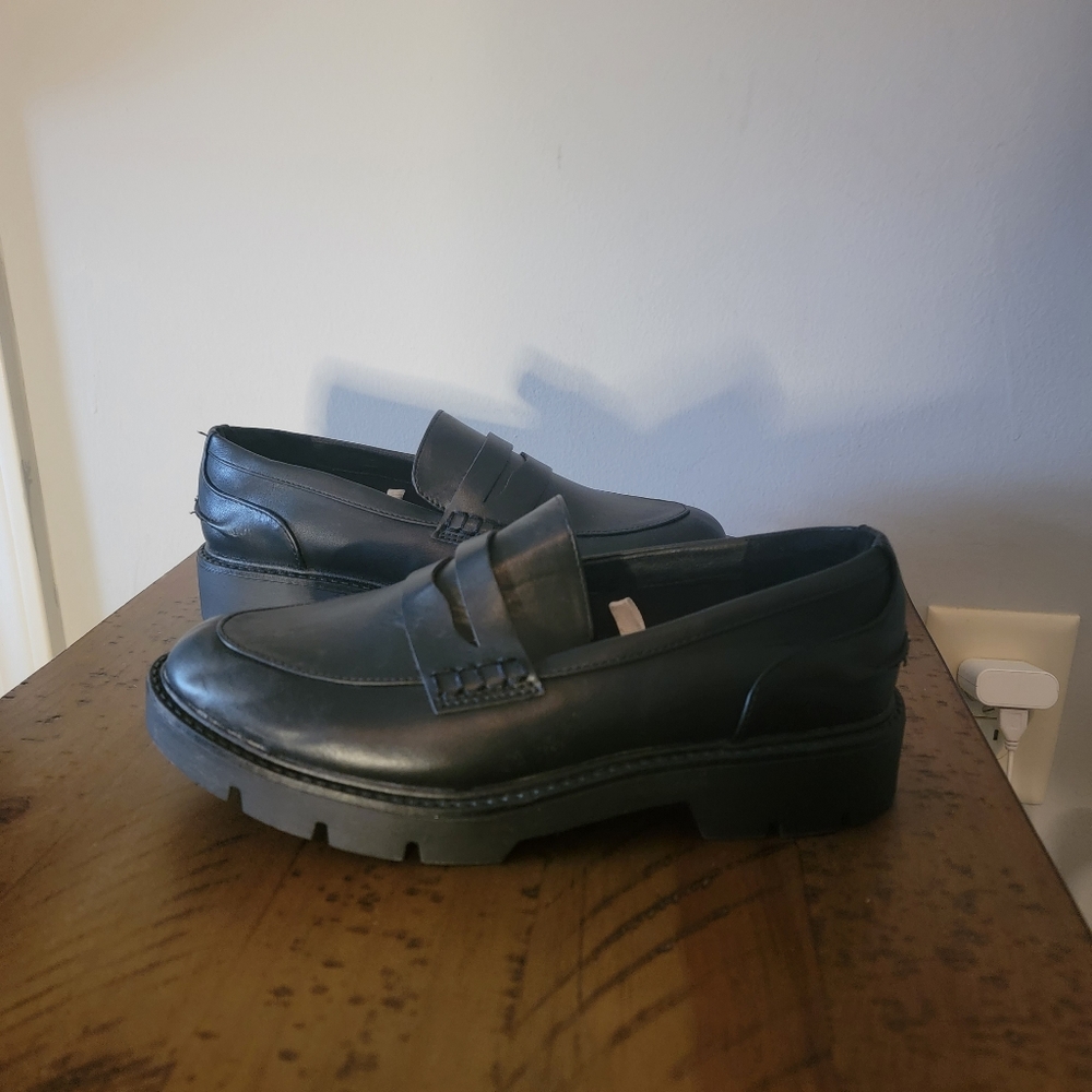 TARGET BLACK LOAFER